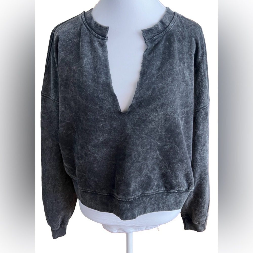 Missguided Washed Black Cut V-Neck Sweatshirt